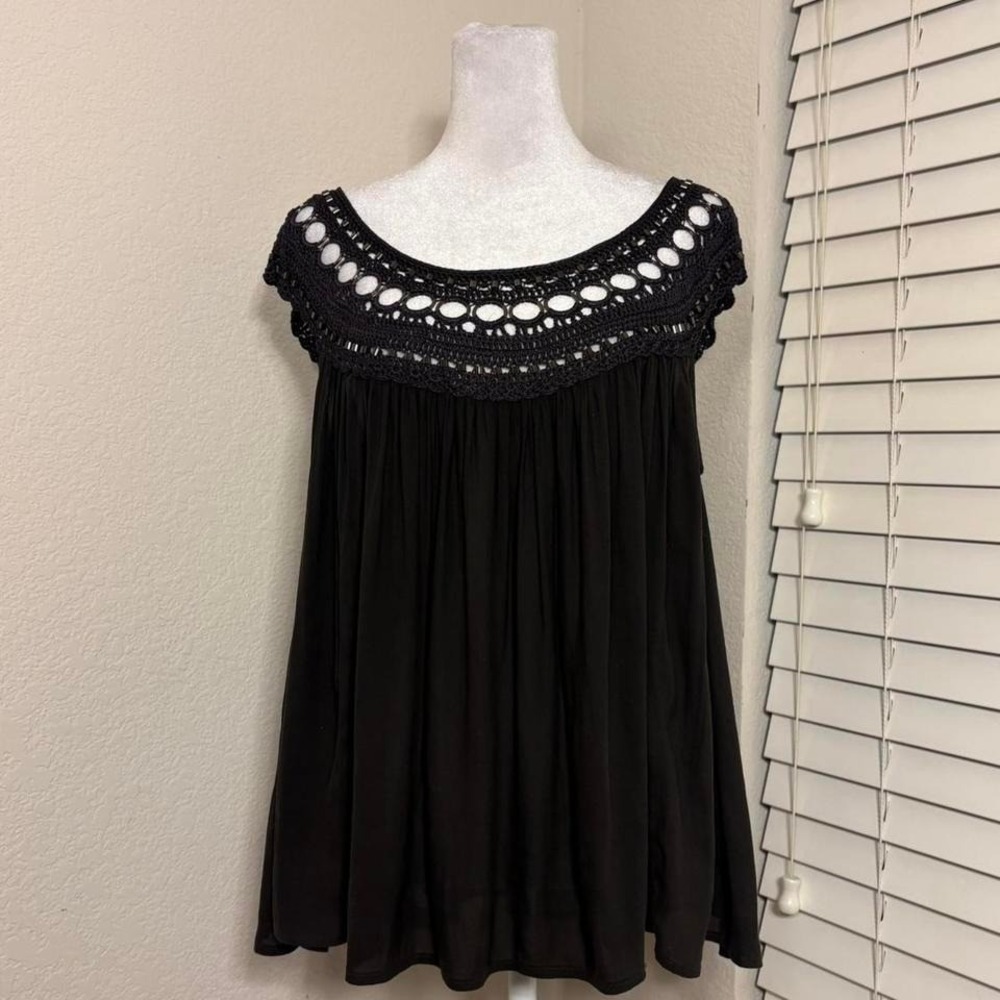 Free People black flowy oversized scoop neck crochet beaded top size M